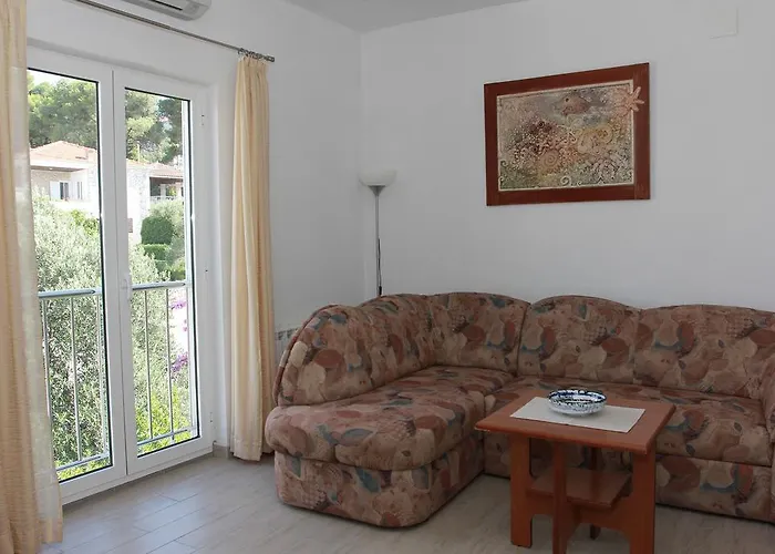 Marina Apartment Postira