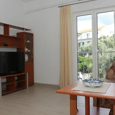 Marina Apartman Postira
